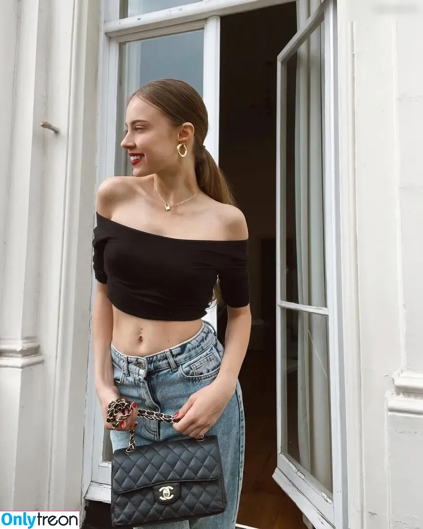 Xenia Tchoumitcheva nude photo #0577 (xenia / xeniatchoumi)