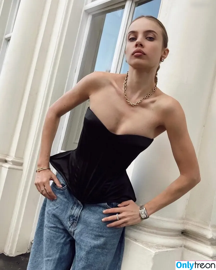 Xenia Tchoumitcheva nude photo #0710 (xenia / xeniatchoumi)