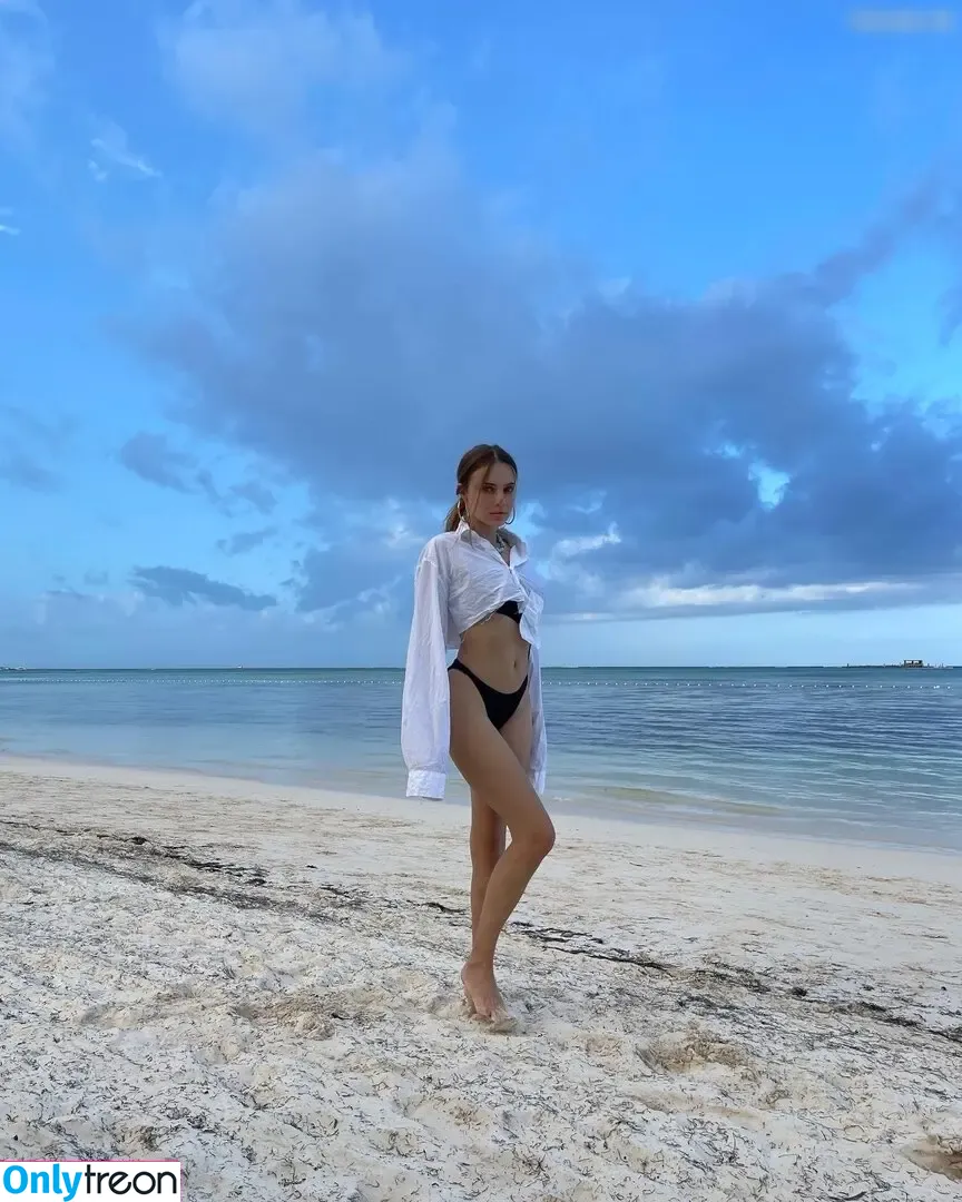 Xenia Tchoumitcheva nude photo #0837 (xenia / xeniatchoumi)