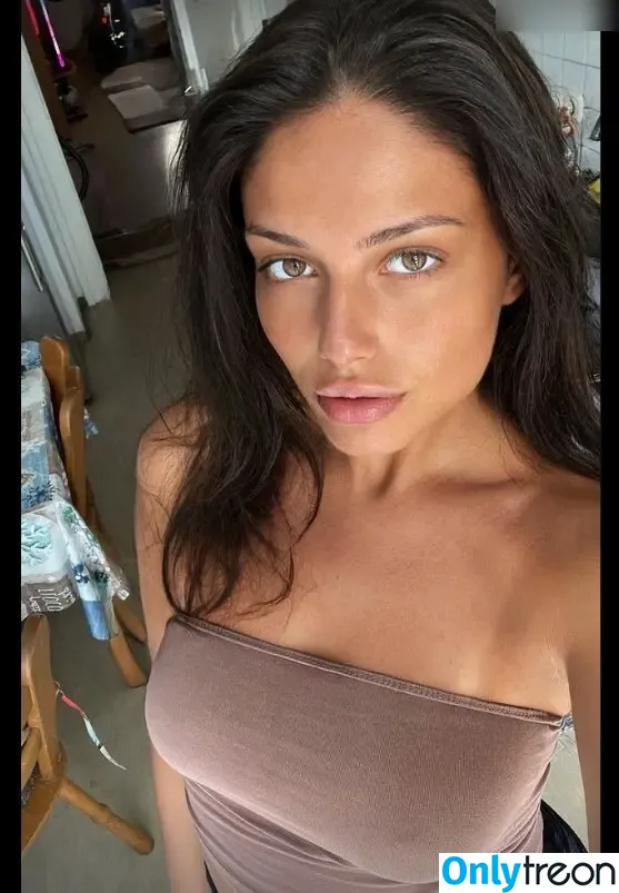 Xenia Tsilikova nude photo #0013 (xeniatsil)