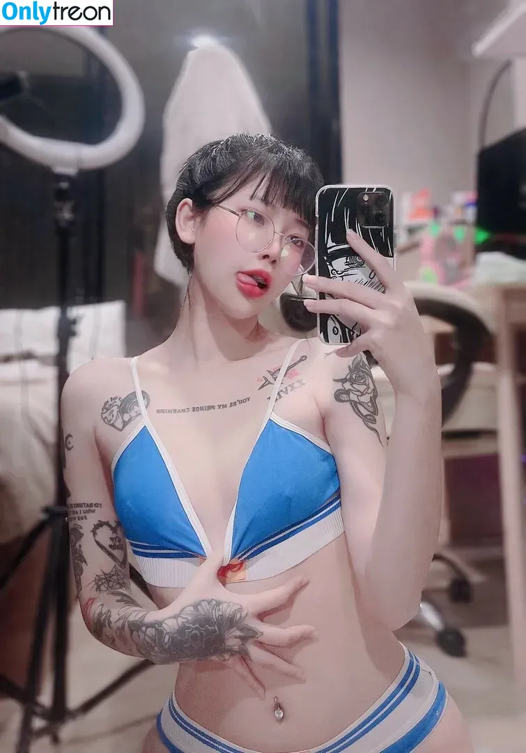 Xgina nude photo #0002 (Xgina)