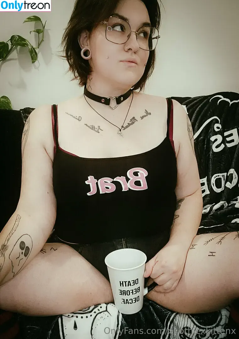 xgothicxkittenx nude photo #0003 (xgothicxkittenx)