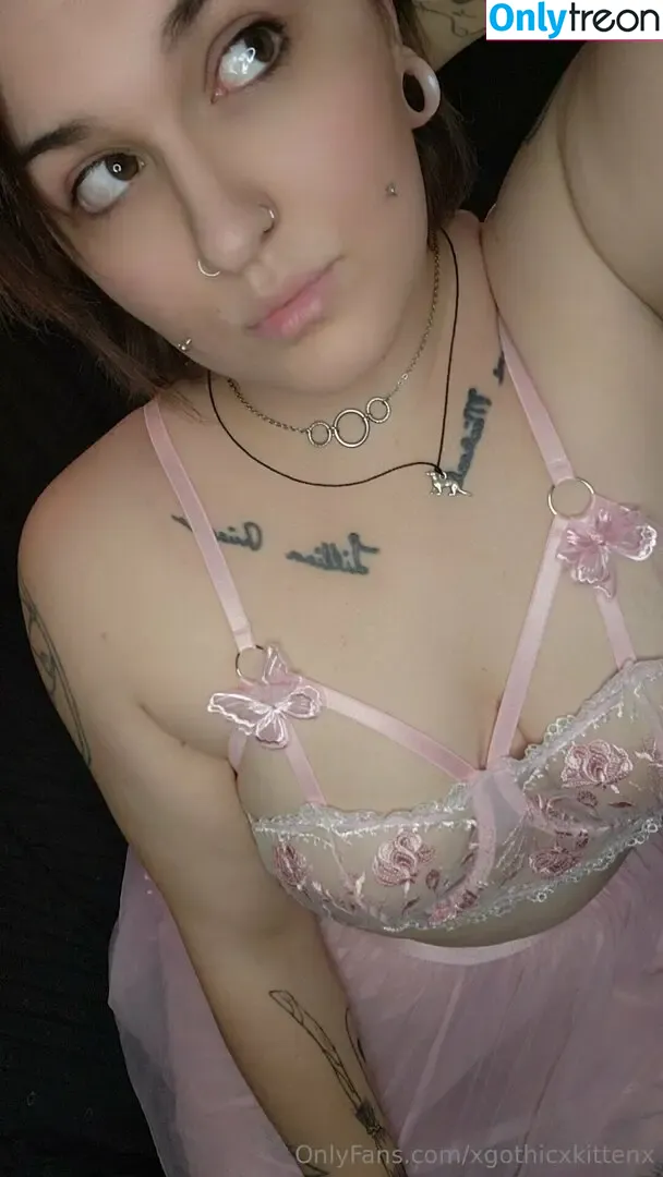 xgothicxkittenx nude photo #0011 (xgothicxkittenx)