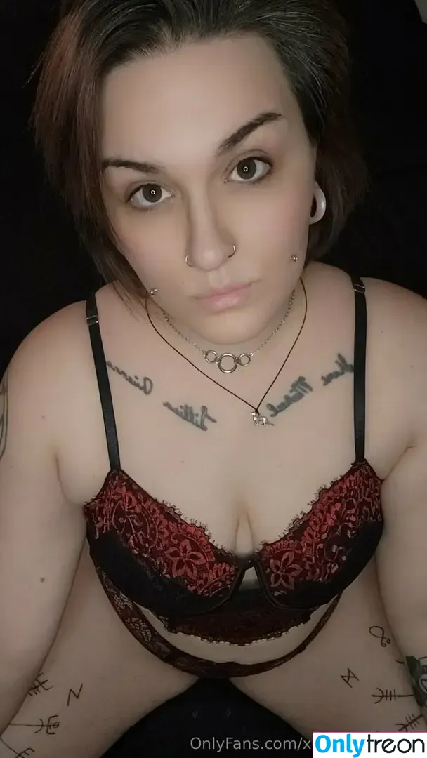xgothicxkittenx nude photo #0012 (xgothicxkittenx)