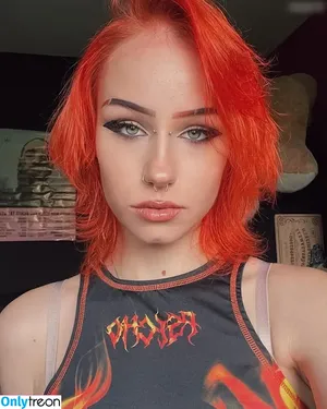 xhxllgirl / littlegirlfrxmhell / xxjessylee nude photo #0021