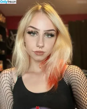 xhxllgirl / littlegirlfrxmhell / xxjessylee nude photo #0051