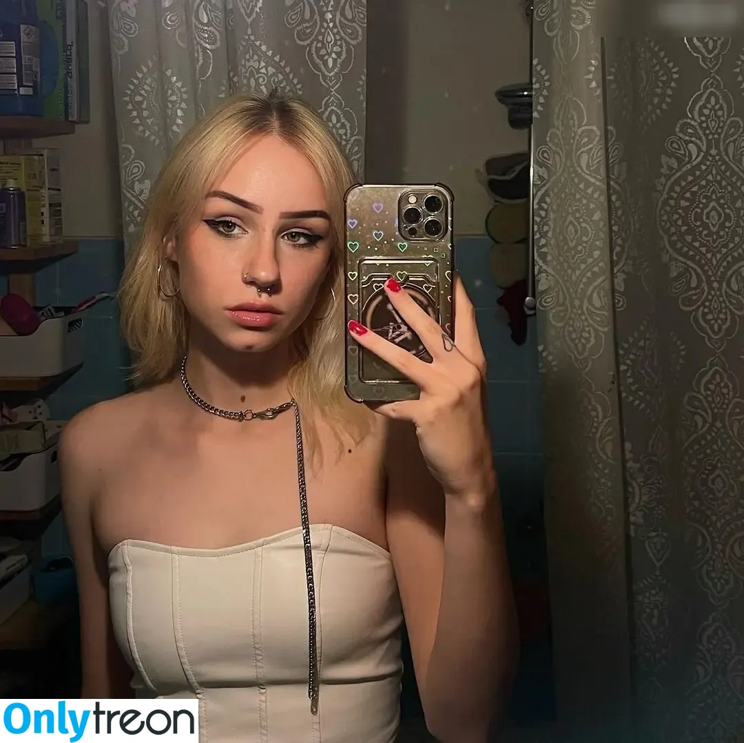 xhxllgirl nude photo #0013 (littlegirlfrxmhell / xxjessylee)