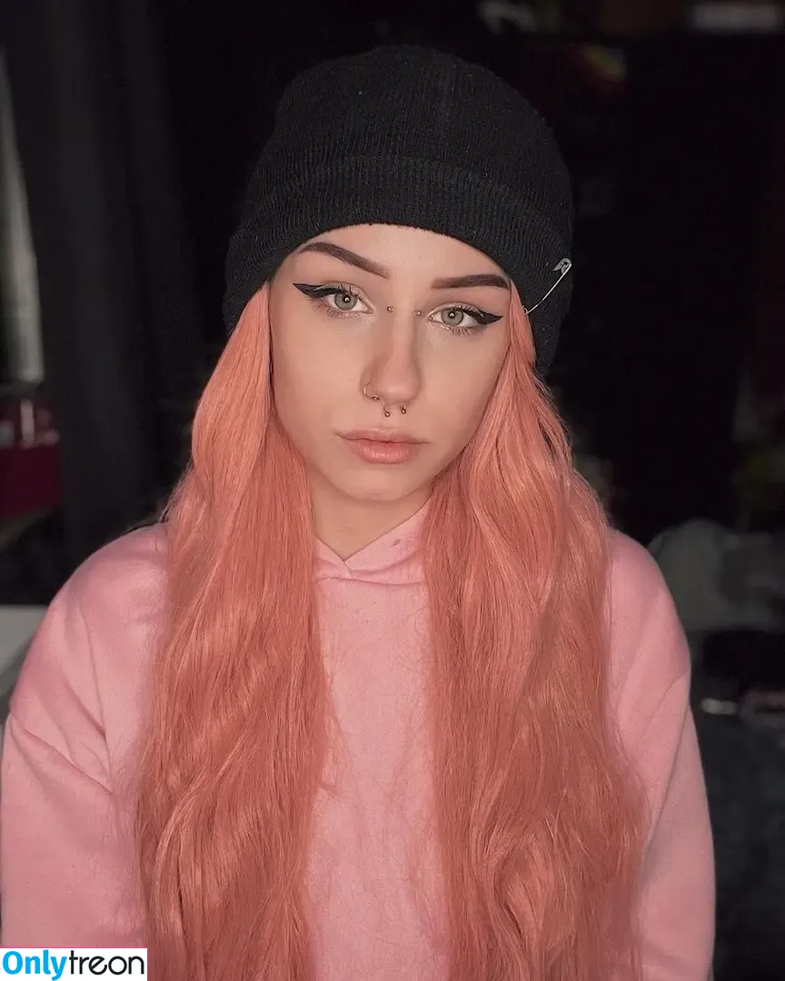 xhxllgirl nude photo #0032 (littlegirlfrxmhell / xxjessylee)