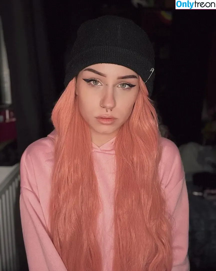 xhxllgirl nude photo #0034 (littlegirlfrxmhell / xxjessylee)
