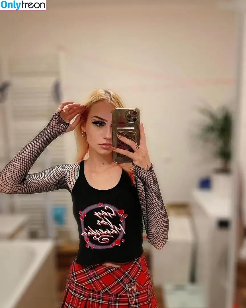 xhxllgirl nude photo #0052 (littlegirlfrxmhell / xxjessylee)