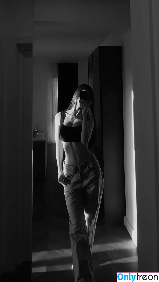 xjxulia nude photo #0013 (xjxulia)