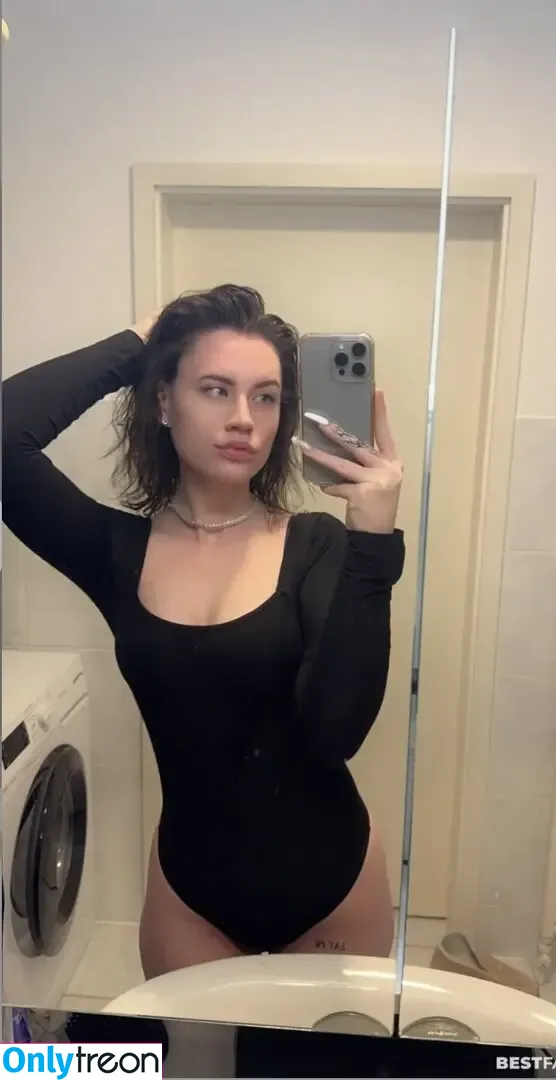 xmajolly nude photo #0002 (xmajolly)