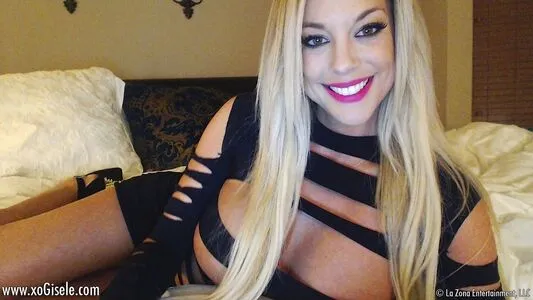XOGisele / GotGisele / LoveGisele / gisele.xo_ / gisele702 nude photo #0158