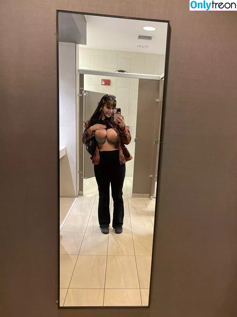 xolittleladyxo nude photo #0102 (xolittlelady6 / xolittleladyox)