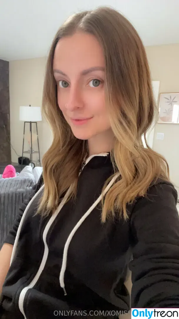 xomisselizabethxo nude photo #0006 (xomisselizabethxo)
