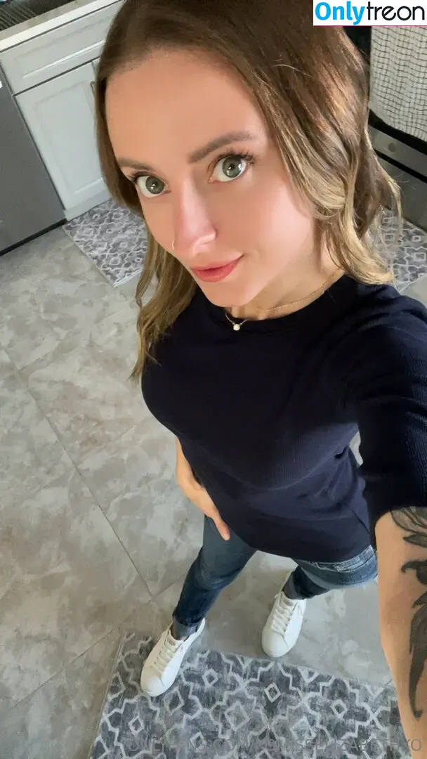 xomisselizabethxo nude photo #0021 (xomisselizabethxo)
