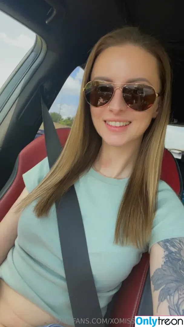 xomisselizabethxo nude photo #0039 (xomisselizabethxo)