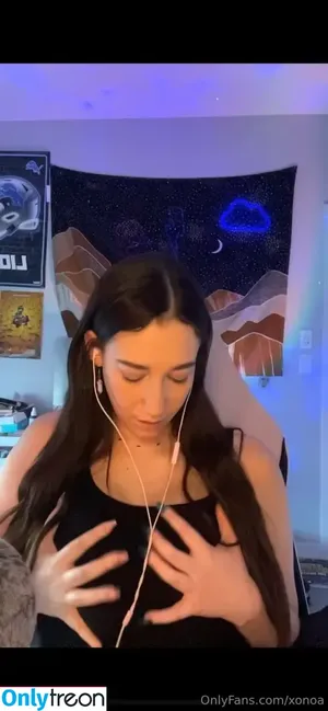 xonoa / xo._.na nude photo #0003