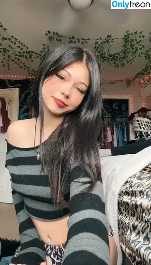  nude photo #0002