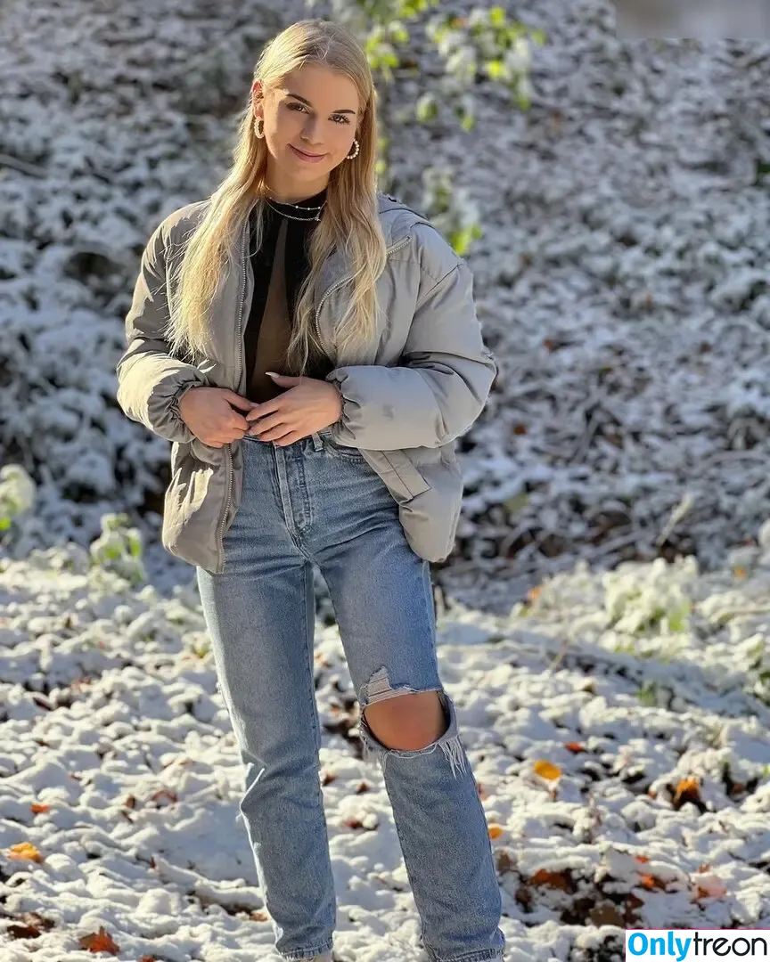 Xsina.sch nude photo #0073 (Xsina.sch)