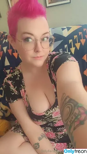 xxdirtyprettyy / ruesworldd nude photo #0068
