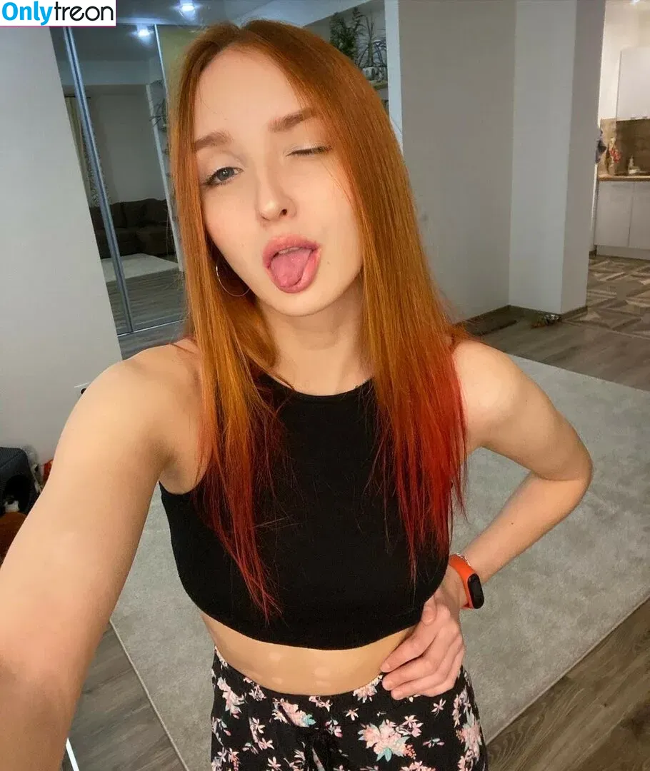 Xxlika nude photo #0032 (Socolstudio / likanaive)