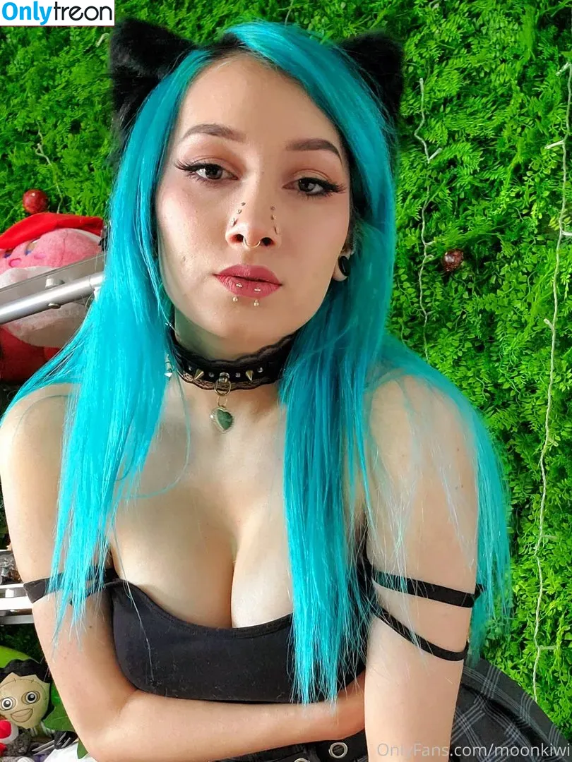 xXScreamKiwiXx nude photo #0026 (MoonKiwi)