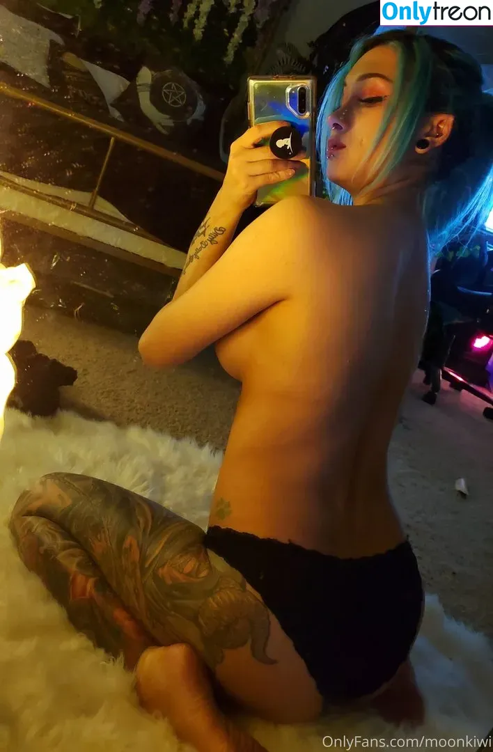 xXScreamKiwiXx nude photo #0034 (MoonKiwi)