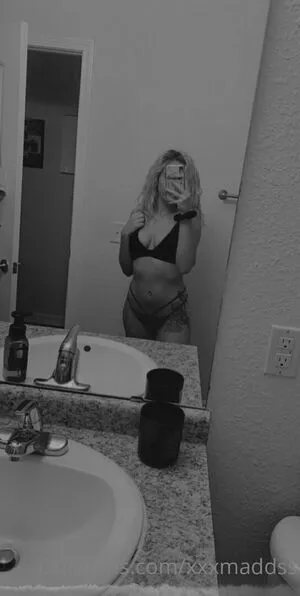 nude photo #0002