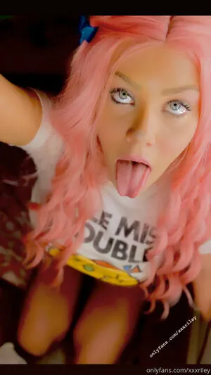 xxxriley / riri_girl826 nude photo #0017