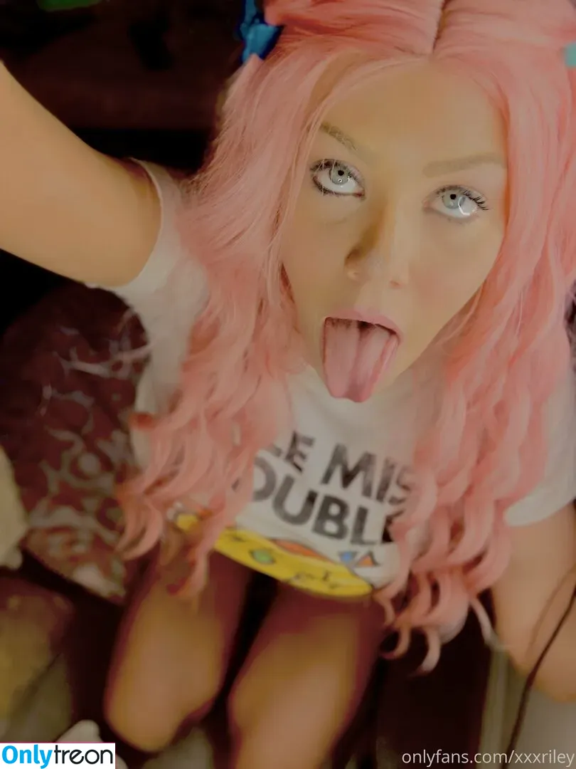 xxxriley nude photo #0014 (riri_girl826)