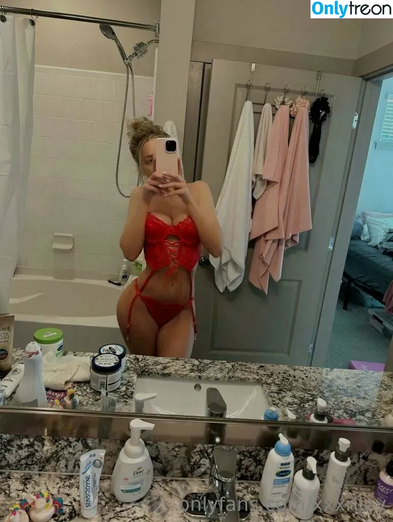xxxriley nude photo #0086 (riri_girl826)