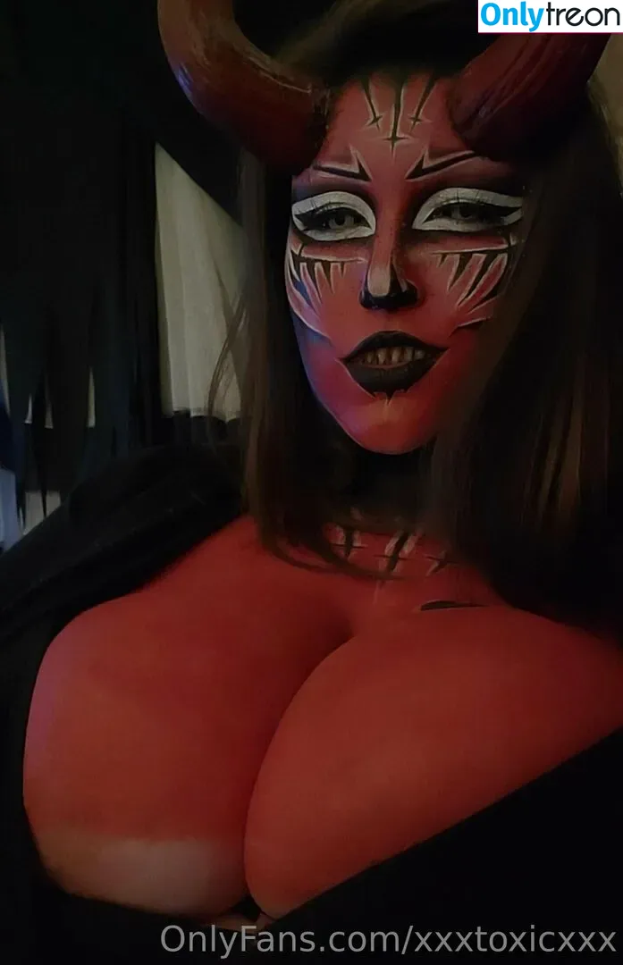 xxxtoxicxxx nude photo #0007 (ewyourtoxic)