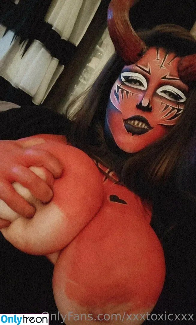 xxxtoxicxxx nude photo #0008 (ewyourtoxic)