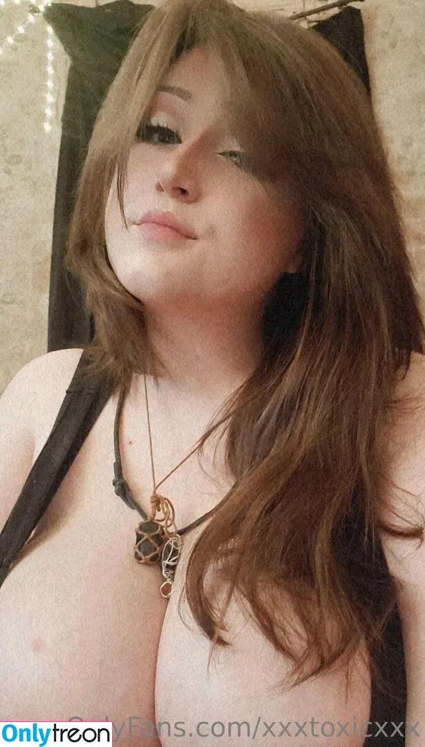 xxxtoxicxxx nude photo #0009 (ewyourtoxic)