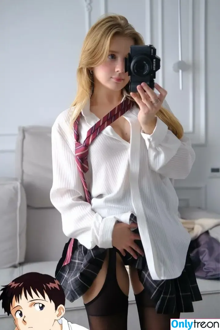 Xzwwass nude photo #0288 (angelicnymphh / sidoorovam)