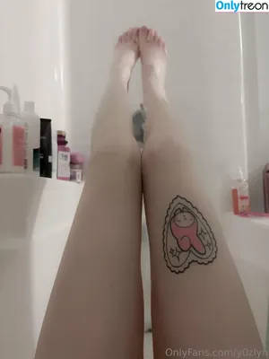 y0zlyn / deceasedgrandma nude photo #0043