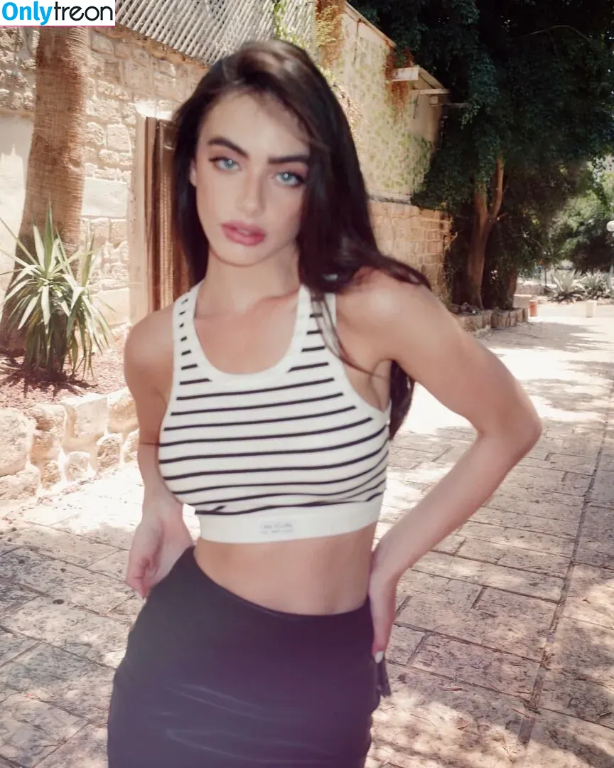 Yael Shelbia nude photo #0028 (yaelshelbia)