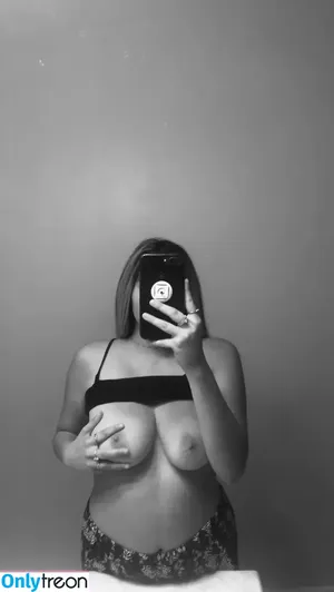 _yagirlmels / yagirlmina nude photo #0035
