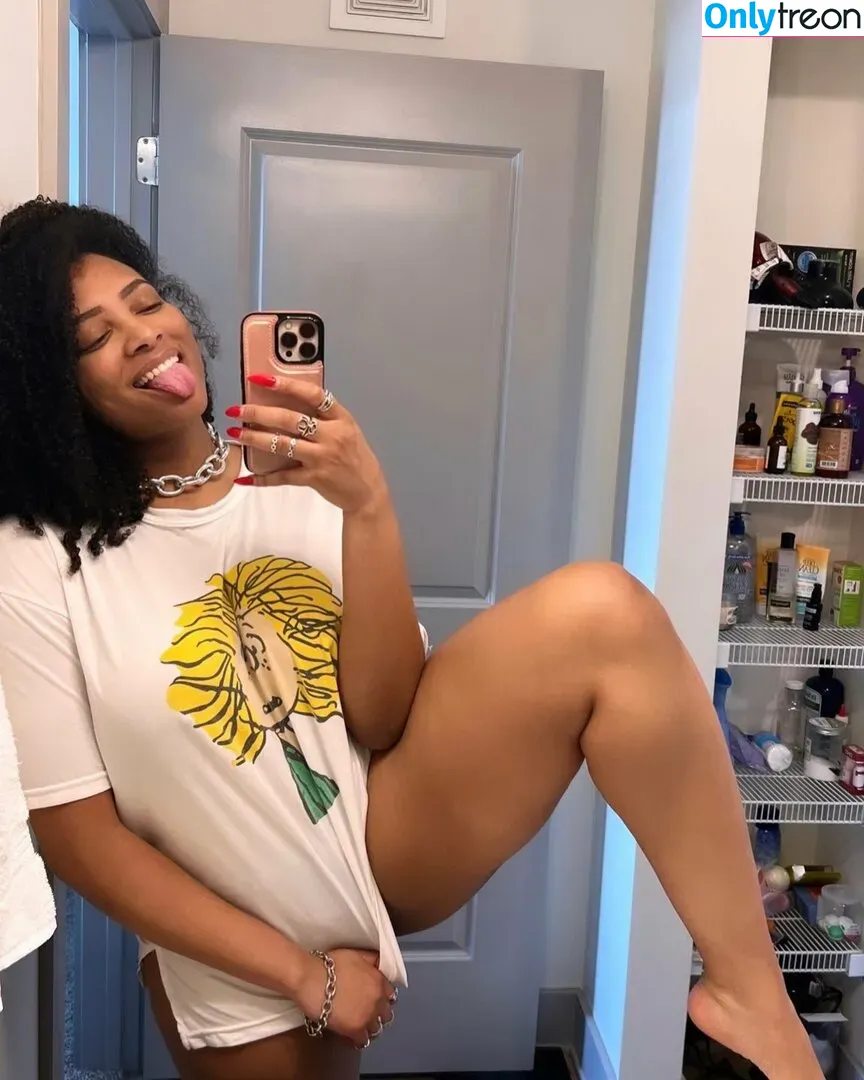 yagurlbubblez nude photo #0068 (notbubbz / yagurlbubbles)