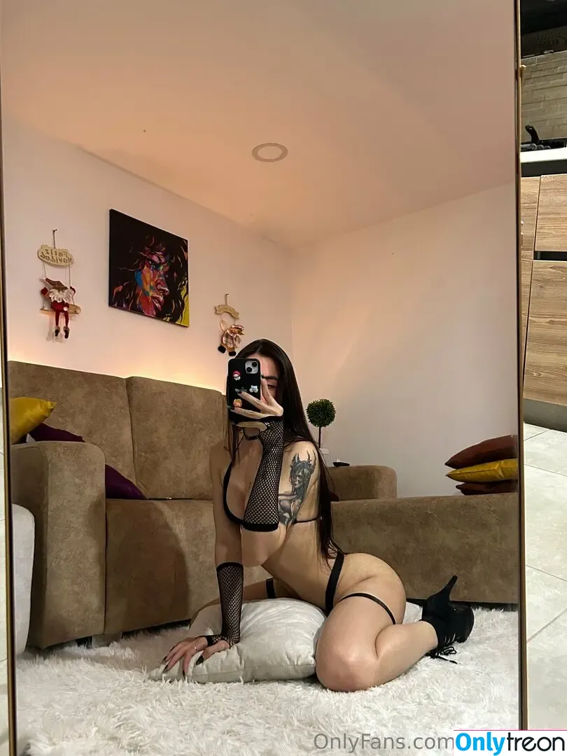 yai_oficial nude photo #0017 (yai_oficial)