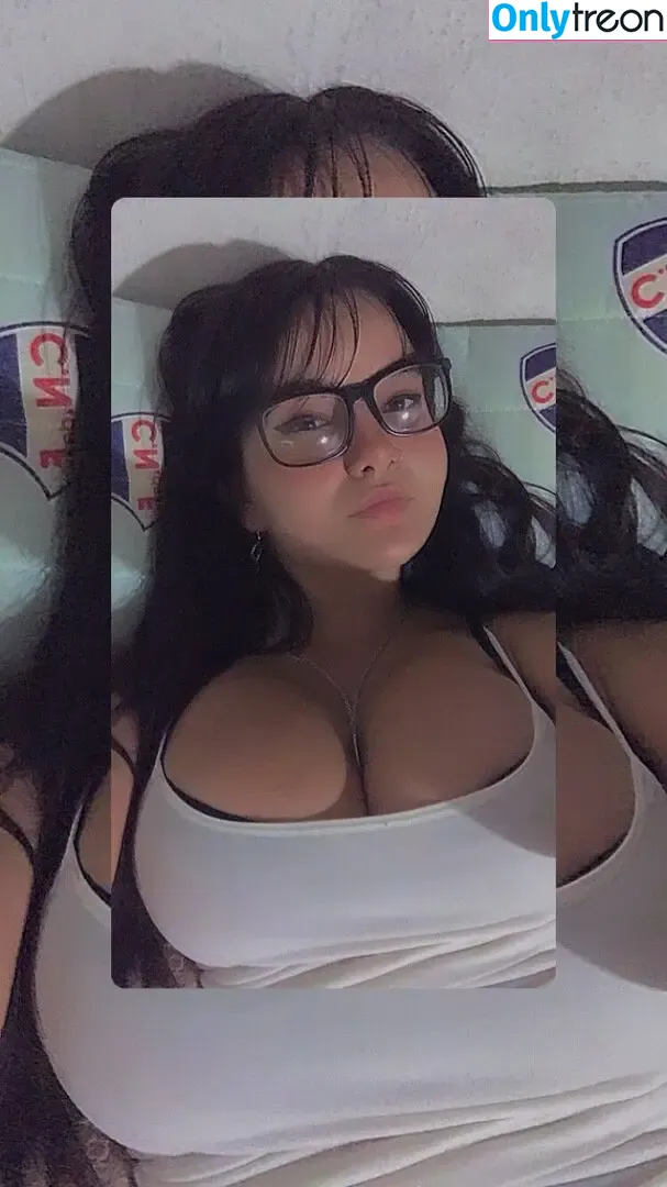 yakiiaraujo_ nude photo #0003 (Kima / kimaaraujo_)