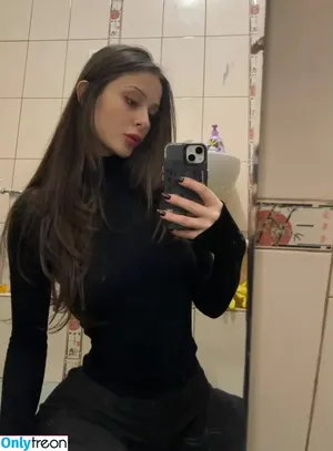 yameikaa / yamihub nude photo #0006