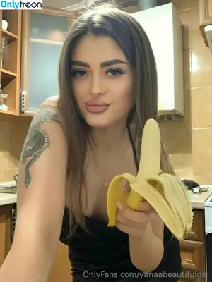 yanaabeautifulgirl / yanabeardoodles nude photo #0011