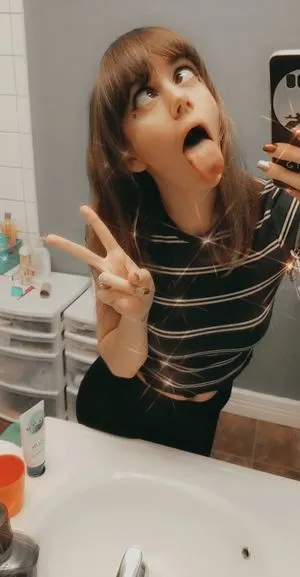 Yanderekamii nude photo #0007