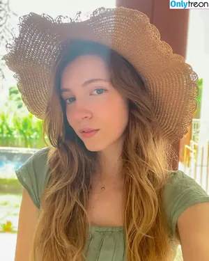 Yarify ASMR / yarifyy nude photo #0043