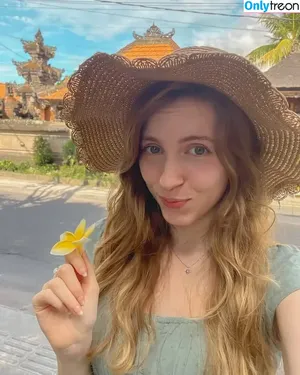 Yarify ASMR / yarifyy nude photo #0047