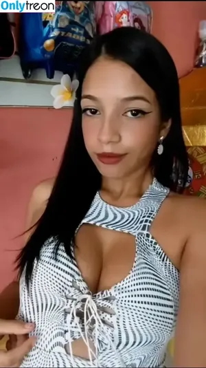 Yasmim.kesia nude photo #0025