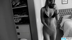 Yasmin Castilho / yasmincastilho nude photo #0020
