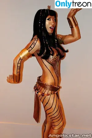 Yaya Han / yayahan nude photo #0029